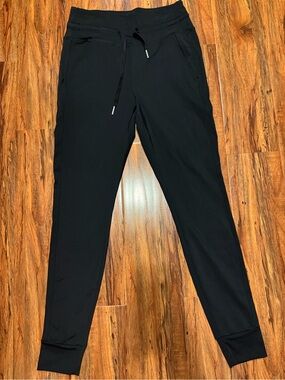 HALARA Black Slim Drawstring Jogger Pants with Cuffed Ankles
